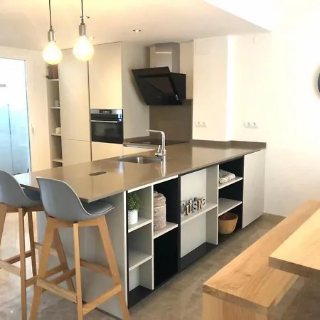 Дом отдыха Preciosa Casa De 4 Y 3 Banos, Urbanizacion Naranjos, Puerto Banus Марбелья