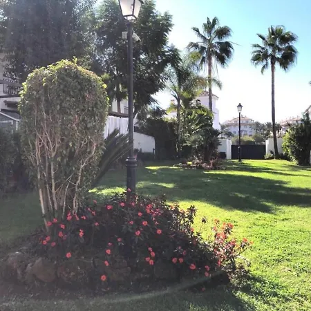 Preciosa Casa De 4 Y 3 Banos, Urbanizacion Naranjos, Puerto Banus Дом отдыха