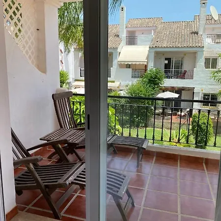 Preciosa Casa De 4 Y 3 Banos, Urbanizacion Naranjos, Puerto Banus Дом отдыха Марбелья