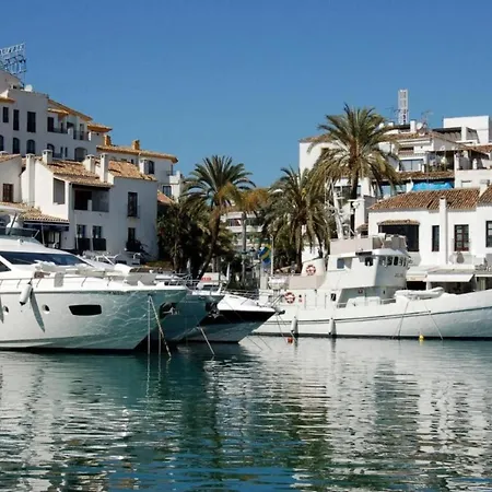 Preciosa Casa De 4 Y 3 Banos, Urbanizacion Naranjos, Puerto Banus